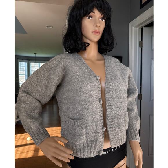 Peruvian Alpaca V neck Sweater in gray faux button down side pockets medium - Picture 6 of 15